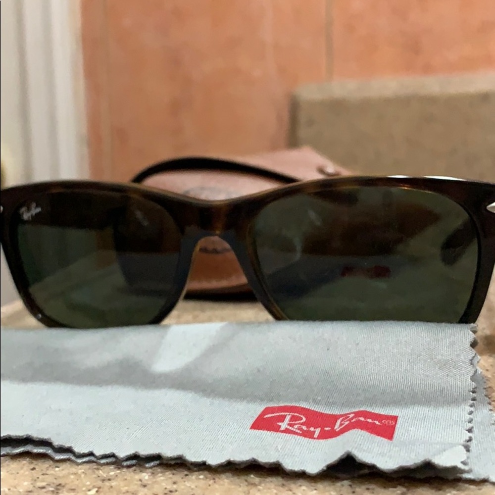 💎 RAY-BANS NEW WAYFARER 💎 with case